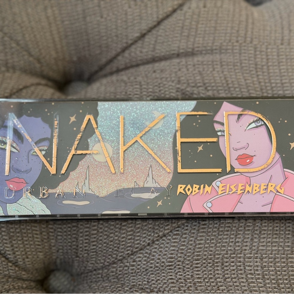 Urban Decay Eyeshadow Palette — Peach, Gold, Coral, Blue, Purple Shades - Picture 4 of 16